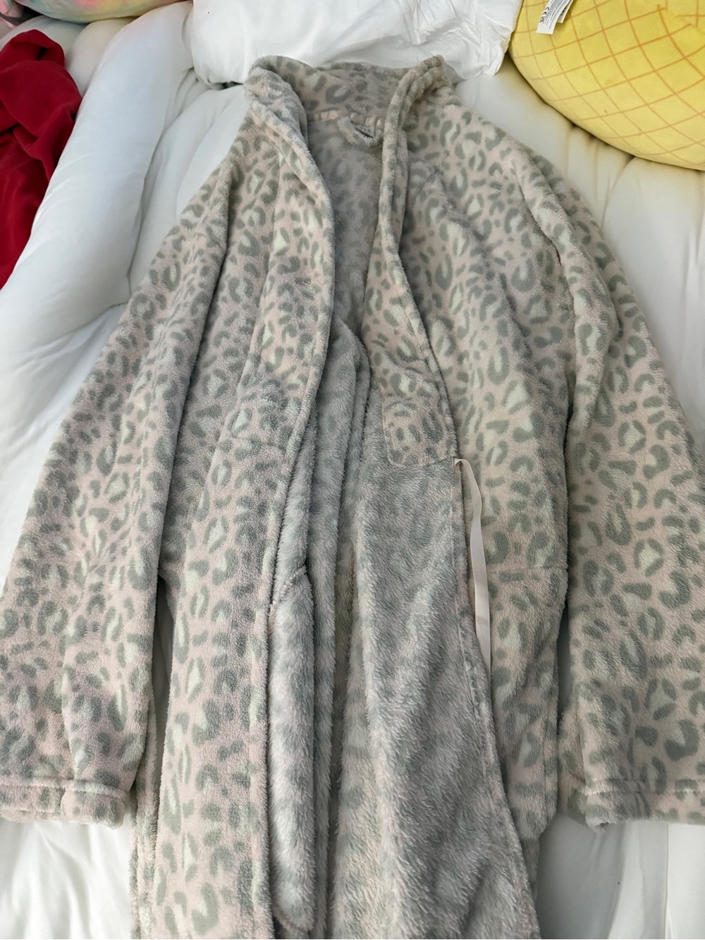 Ulta Beauty Plush Faux-Fur Leopard Teddy Jacket in Light Gray & Pink